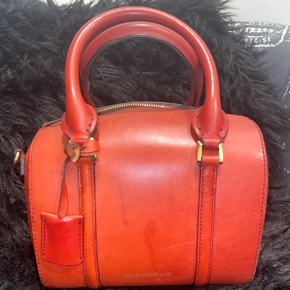 Red small leather Boston Burberry Bag - Picture 2 of 14